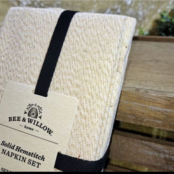 BLOWOUT TILL SOLDOUT Table Runner and napkins in Vanilla Ice Gold BEE & WILLOW - Picture 4 of 13